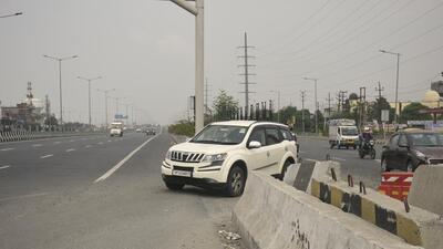 A view of an exit point on Delhi Meerut Expressway at Vijay Nagar in Ghaziabad on Tuesday. (Sakib Ali/ HT) A view of an exit point on Delhi Meerut Expressway at Vijay Nagar in Ghaziabad on Tuesday. (Sakib Ali/ HT)