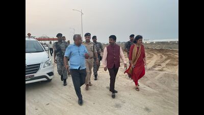 Industrial development minister Nand Gopal Gupta Nandi and additional chief secretary, home, Awanish Kumar Awasthi inspecting Bundelkhand Expressway in Jalaun on Tuesday. (Sourced)