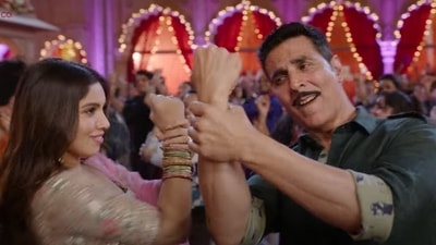 Bhumi Pednekar and Akshay Kumar in a still from Raksha Bandhan song Kangan Ruby. Bhumi Pednekar and Akshay Kumar in a still from Raksha Bandhan song Kangan Ruby. 