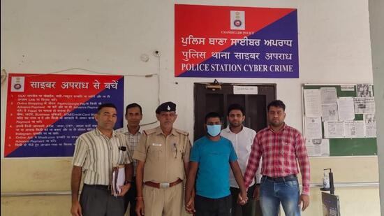 Police arrested a man for duping a Chandigarh resident in an insurance policy fraud. (HT Photo)