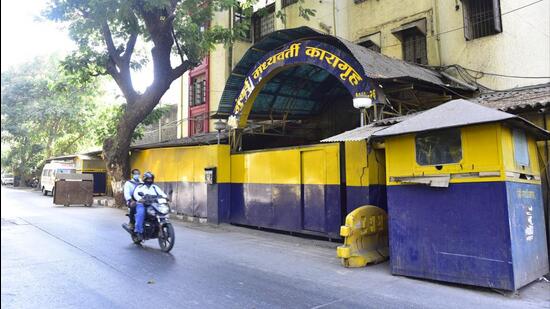 Following this order, the prison department started reviewing the parole status of all the prisoners who availed emergency parole (Anshuman Poyrekar/HT Photo) Following this order, the prison department started reviewing the parole status of all the prisoners who availed emergency parole (Anshuman Poyrekar/HT Photo)