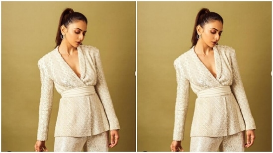 Rakul Preet knows how to deck up as the ultimate diva. The actor, a few days back, picked a white formal co-ord set and looked absolutely gorgeous.(Instagram/@rakulpreet)