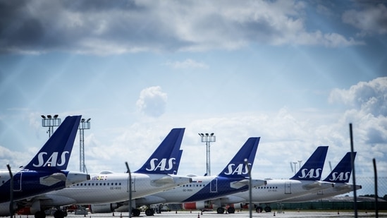 Scandinavian airline SAS filed for Chapter 11 to tackle its debt burden.(Bloomberg)