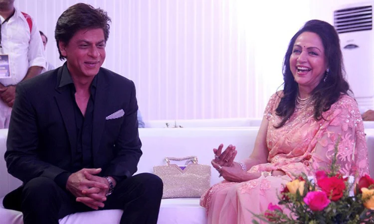 Shah Rukh Khan worked with Hema Malini in the 1992 film Dil Aashna Hai. Shah Rukh Khan worked with Hema Malini in the 1992 film Dil Aashna Hai.