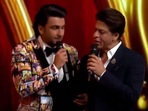 Ranveer Singh and Shah Rukh Khan's fun banter at 63rd Filmfare Awards. Ranveer Singh and Shah Rukh Khan's fun banter at 63rd Filmfare Awards.