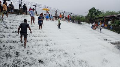 Visitors at Bhushi dam overflowing due to heavy rains, on Wednesday. Many areas of Lonavla were flooded as the city received 184 mm rainfall in the last 24 hours. (HT) Visitors at Bhushi dam overflowing due to heavy rains, on Wednesday. Many areas of Lonavla were flooded as the city received 184 mm rainfall in the last 24 hours. (HT)