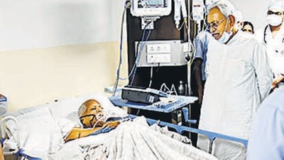 Patna, India - July 6, 2022: Bihar Chief Minister Nitish Kumar meets Rashtriya Janata Dal (RJD) Chief Lalu Prasad Yadav and enquires about his health at Paras Hospital in Patna, Bihar, India on Wednesday, July 06, 2022. (Photo by Santosh Kumar/Hindustan Times) Patna, India - July 6, 2022: Bihar Chief Minister Nitish Kumar meets Rashtriya Janata Dal (RJD) Chief Lalu Prasad Yadav and enquires about his health at Paras Hospital in Patna, Bihar, India on Wednesday, July 06, 2022. (Photo by Santosh Kumar/Hindustan Times)