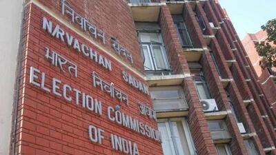 Chief election commissioner, Rajiv Kumar, and election commissioner, Anup Chandra Pandey, conducted the review meeting virtually. (File Photo) Chief election commissioner, Rajiv Kumar, and election commissioner, Anup Chandra Pandey, conducted the review meeting virtually. (File Photo)