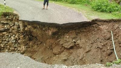In Tehri district, a newly elected gram Pradhan (village head) died when a boulder fell on his car. (HT picture) In Tehri district, a newly elected gram Pradhan (village head) died when a boulder fell on his car. (HT picture)