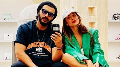 Arjun Kapoor's selfie with 'shopaholic' Malaika Arora in blazer and shorts set with sports bra gives Parisian chic vibes (Instagram) Arjun Kapoor's selfie with 'shopaholic' Malaika Arora in blazer and shorts set with sports bra gives Parisian chic vibes (Instagram)