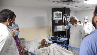 Bihar chief minister Nitish Kumar meets RJD leader, former CM Lalu Prasad Yadav at Paras Hospital with his son, Tejashwi Yadav also present (ANI) Bihar chief minister Nitish Kumar meets RJD leader, former CM Lalu Prasad Yadav at Paras Hospital with his son, Tejashwi Yadav also present (ANI)