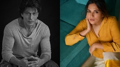 Richa Chadha reacts to Shah Rukh Khan's picture. Richa Chadha reacts to Shah Rukh Khan's picture.