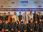Union Sports Minister Anurag Thakur with Indian contingent during the kit unveiling and send-off ceremony for the Birmingham 2022 Commonwealth Games, in New Delhi.(PTI)