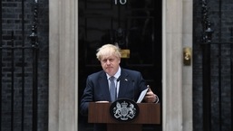 Boris Johnson, primeiro-ministro do Reino Unido, faz um discurso de renúncia do lado de fora da 10 Downing Street, em Londres, Reino Unido, na quinta-feira, 7 de julho de 2022. (Fotógrafo: Chris J. Ratcliffe/Bloomberg)