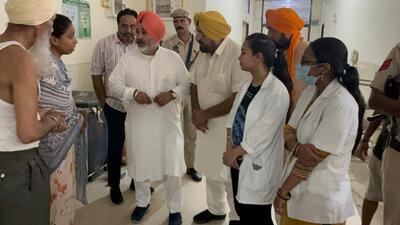Punjab health minister Chetan Singh Jouramajra talking to patients at Dera Bassi civil hospital during an inspection. (HT Photo) Punjab health minister Chetan Singh Jouramajra talking to patients at Dera Bassi civil hospital during an inspection. (HT Photo)