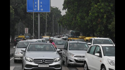 With a population of over 12 lakh and 15 lakh registered vehicles, Chandigarh has the highest density of vehicles per household in the country, leading to acute traffic problems (HT Photo) With a population of over 12 lakh and 15 lakh registered vehicles, Chandigarh has the highest density of vehicles per household in the country, leading to acute traffic problems (HT Photo)