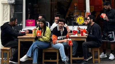 Another picture showed Kartik enjoying a chinese meal with his friends at Wok To Walk. Many Instagram users offered him suggestions about what to order at the eatery. Another picture showed Kartik enjoying a chinese meal with his friends at Wok To Walk. Many Instagram users offered him suggestions about what to order at the eatery.