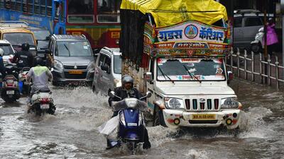 It was found that nearly 43% of Mumbai’s area (within BMC limits) houses 75.9% of the city’s population (per census 2011), which has access to a flood shelter within 1km walking distance (Bhushan Koyande)