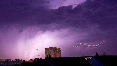A lightning strike during a thunderstorm. (AFP File Photo) A lightning strike during a thunderstorm. (AFP File Photo)