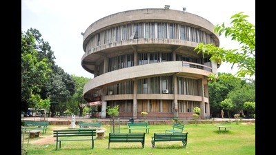 PU senate in its meeting on July 5 approved the proposed fee hike of 7.5% in partially self-financed courses and  ₹1,000 in traditional courses for the 2022-23 session. (HT File)