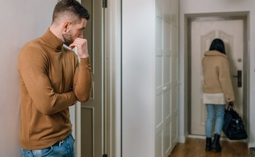 12 tips to let go of someone you love if you are struggling in a relationship (Alena Darmel) 12 tips to let go of someone you love if you are struggling in a relationship (Alena Darmel)