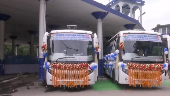 Indo-Nepal bus service begins from Siliguri after two years of Covid-19 (Twitter/ANI) Indo-Nepal bus service begins from Siliguri after two years of Covid-19 (Twitter/ANI)