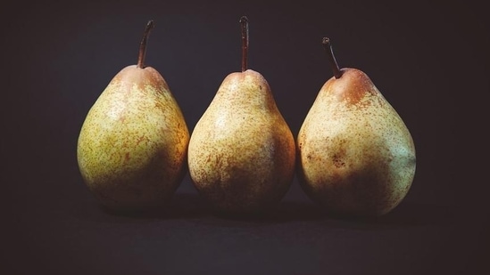 Helps in relieving constipation: Pear is a gentle laxative due to its pectin content. Pectin is a type of fibre that binds to fatty substances in the digestive tract and promotes their elimination.(Pixabay)