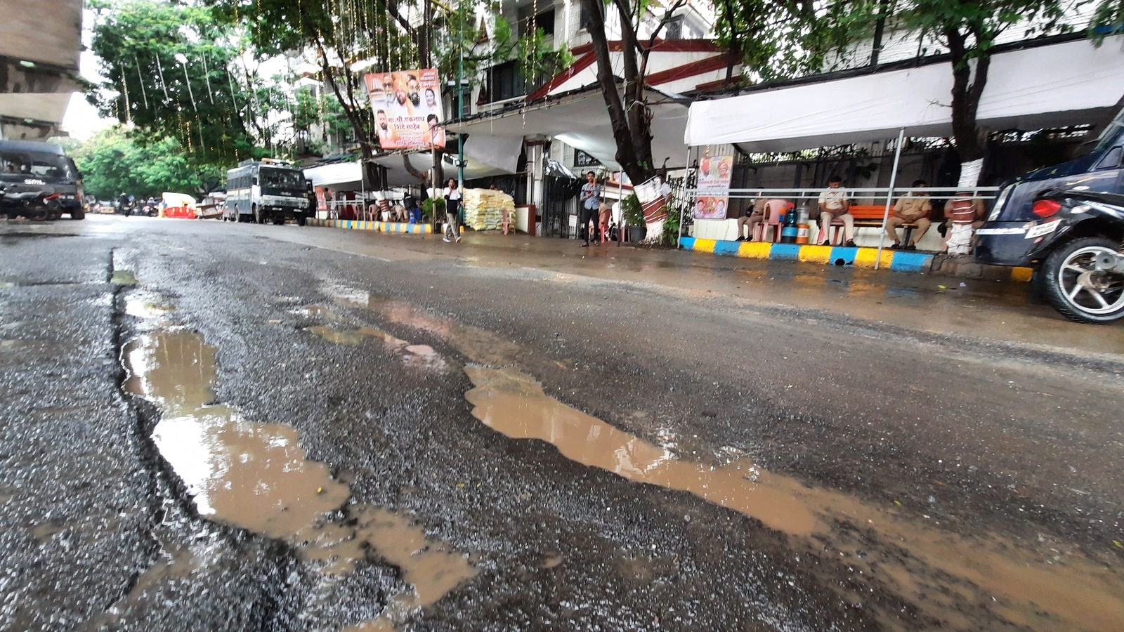 PWD claims only 37 potholes on 18km stretch on Ghodbunder Road | Mumbai ...