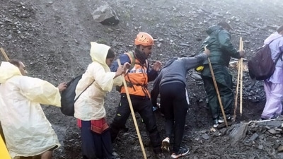Administration trying to give safe passage to pilgrims after a flash floods triggered by cloudburst near Amarnath Cave in Pahalgam on Friday. (ANI) Administration trying to give safe passage to pilgrims after a flash floods triggered by cloudburst near Amarnath Cave in Pahalgam on Friday. (ANI)