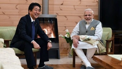 A file photo of Prime Minister Narendra Modi and former Japanese Prime Minister Shinzo Abe. (Twitter/Narendra Modi)