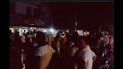 The mother of bride-to-be claimed that everyone in her family was sure that the groom’s family, who belonged to Etawah, had shown them the photograph of someone else alleging that he (groom) was not the man they had seen in the photograph. (Sourced)