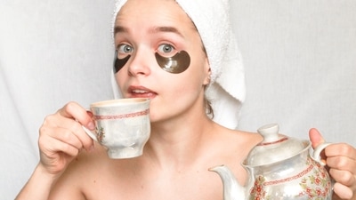 Who does not love going on vacations and pampering themselves? When we are at home, our skin knows how to behave but when we decide to go on a holiday, we let go of ourselves and put our skincare routine aside but what happens when we return from a relaxing getaway? After a perfect getaway, our skin feels a little tired, dull and of course, goes through a lack of shine and smoothness. The skin while on vacation faces a lot of stress caused by the sea, swimming pools, sand, wind and sun. The change in the atmosphere also plays an important role in changing the texture of the skin. These factors lead to redness, spots and other side effects which eventually lead to dryness. After the much-needed break, our skin needs a break too. In an interview with HT Lifestyle, Mr. Harry Sehrawat, Co-Founder of Sanfe Beauty, told Zarafshan Shiraz about how once can detox their skin and rejuvenate it after a holiday break: (Alina Schelkanova) Who does not love going on vacations and pampering themselves? When we are at home, our skin knows how to behave but when we decide to go on a holiday, we let go of ourselves and put our skincare routine aside but what happens when we return from a relaxing getaway? After a perfect getaway, our skin feels a little tired, dull and of course, goes through a lack of shine and smoothness. The skin while on vacation faces a lot of stress caused by the sea, swimming pools, sand, wind and sun. The change in the atmosphere also plays an important role in changing the texture of the skin. These factors lead to redness, spots and other side effects which eventually lead to dryness. After the much-needed break, our skin needs a break too. In an interview with HT Lifestyle, Mr. Harry Sehrawat, Co-Founder of Sanfe Beauty, told Zarafshan Shiraz about how once can detox their skin and rejuvenate it after a holiday break: (Alina Schelkanova)