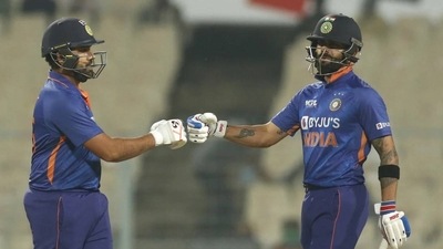 Rohit Sharma (L) with Virat Kohli (BCCI) Rohit Sharma (L) with Virat Kohli (BCCI)