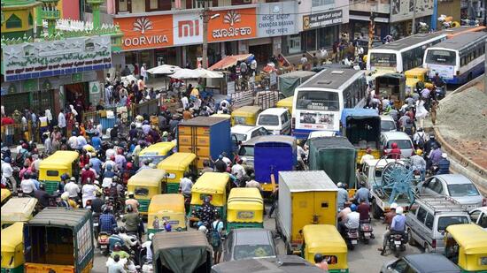 According to the government data, the number of vehicles in Bengaluru has increased from 50.33 lakh in 2011-12 to 1.04 crore till March 2022. (HT File)