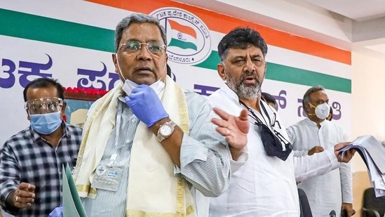 Leader of Opposition Siddaramaiah and Karnataka Pradesh Congress Committee chief DK Shivakumar in Bengaluru. (File photo)