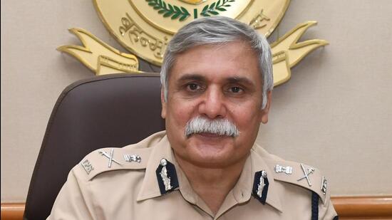 Mumbai, India - February 28, 2022: Sanjay Pandey, the former acting Director General of Police of Maharashtra takes charge as new Mumbai Police Commissioner, replacing the incumbent Hemant Nagrale at Police Headquarters, in Mumbai, India, on Monday, February 28, 2021. (Photo by Bhushan Koyande/ HT Photo) (HT PHOTO)