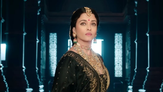 Ponniyin Selvan Part 1 teaser is out. The film stars Aishwarya Rai in a double role.