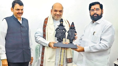 Chief minister Eknath Shinde and deputy CM Devendra Fadnavis with Union home minister Amit Shah in Delhi on Friday. (ANI) Chief minister Eknath Shinde and deputy CM Devendra Fadnavis with Union home minister Amit Shah in Delhi on Friday. (ANI)