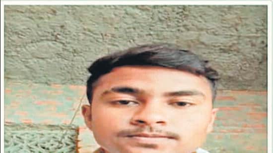 One of the friends, who was with him at the time of the incident, told the police that Vishal, who used to study BSC IT at Sandesh College of Arts, Commerce and Science in Vikhroli, had told them about one of his close friends, Altaf (HT Photo)