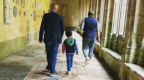 Kareena Kapoor shared a picture of Saif Ali Khan, Taimur Ali Khan and 'godfather'.