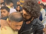 Arjun Kapoor hugged a paparazzo at Ek Villains promotions.