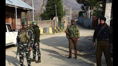 Different terror groups have recruited 700 local youths in Jammu and Kashmir in the last four years — 187 in 2018, 121 in 2019, 181 in 2020 and 142 in 2021. (Waseem Andrabi/HT) Different terror groups have recruited 700 local youths in Jammu and Kashmir in the last four years — 187 in 2018, 121 in 2019, 181 in 2020 and 142 in 2021. (Waseem Andrabi/HT)