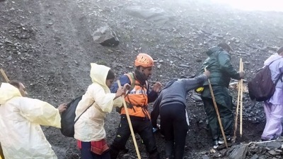Administration trying to give safe passage to pilgrims after a flash floods triggered by cloudburst near Amarnath Cave in Pahalgam on Friday.&nbsp; (ANI)
