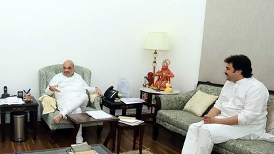 Expelled Haryana Congress MLA Kuldeep Bishnoi meets Union Home Minister Amit Shah and Bharatiya Janata Party (BJP) National President JP Nadda, in New Delhi. (Twitter) Expelled Haryana Congress MLA Kuldeep Bishnoi meets Union Home Minister Amit Shah and Bharatiya Janata Party (BJP) National President JP Nadda, in New Delhi. (Twitter)