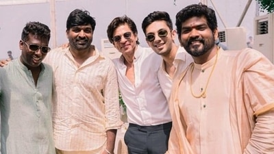 Shah Rukh Khan and Vijay Sethupathi in a picture from Nayanthara and Vignesh Shivan's wedding. Shah Rukh Khan and Vijay Sethupathi in a picture from Nayanthara and Vignesh Shivan's wedding.
