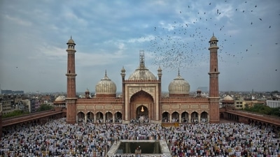 A view of Jama Masjid during the first Namaz on tge occasion of Eid-al-Adha in New Delhi. (Sanchit Khanna/Hindustan Times) A view of Jama Masjid during the first Namaz on tge occasion of Eid-al-Adha in New Delhi. (Sanchit Khanna/Hindustan Times)