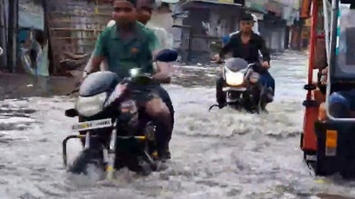 In Rajasthan too, the Dholpur city - situated on the left bank of the famous Chambal river, saw severe waterlogging on Sunday. (ANI) In Rajasthan too, the Dholpur city - situated on the left bank of the famous Chambal river, saw severe waterlogging on Sunday. (ANI)