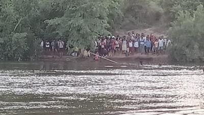 Divers tied a rope across the river and brought all the tourists back to safety with the help of ropes and tubes. (Sourced) Divers tied a rope across the river and brought all the tourists back to safety with the help of ropes and tubes. (Sourced)