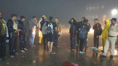 The trekkers from Ulhasnagar started the trek to Bhimashankar from Murbad in Thane. With sunlight becoming dim by around 5 pm, the trekkers lost their way in the dense forest, said police. (HT PHOTO)