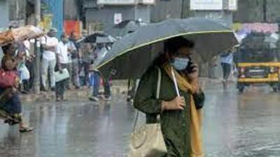 The Met department said that Chhattisgarh and coastal Andhra Pradesh is likely to receive intense rainfall on Monday and Vidharbha is also expected to see heavy rains on Monday and Tuesday. (HT PHOTO.)